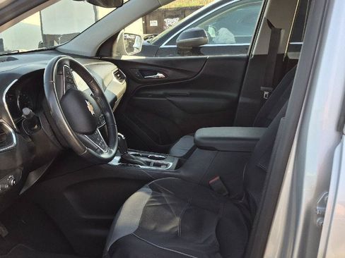 Used 2019 Chevrolet Equinox LT w/ Driver Convenience Package AWD/4WD image 6