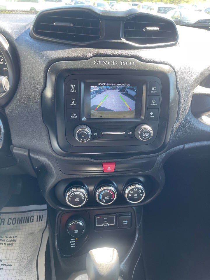 Used 2017 Jeep Renegade Latitude AWD/4WD image 15