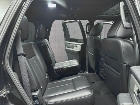 Used 2015 Ford Expedition XLT w/ Equipment Group 202A AWD/4WD image 28