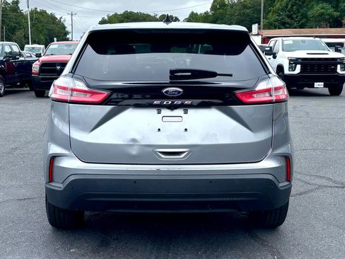 Used 2021 Ford Edge SE image 7