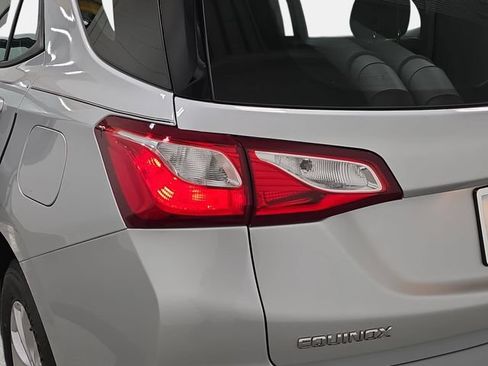 Used 2020 Chevrolet Equinox LS FWD image 33