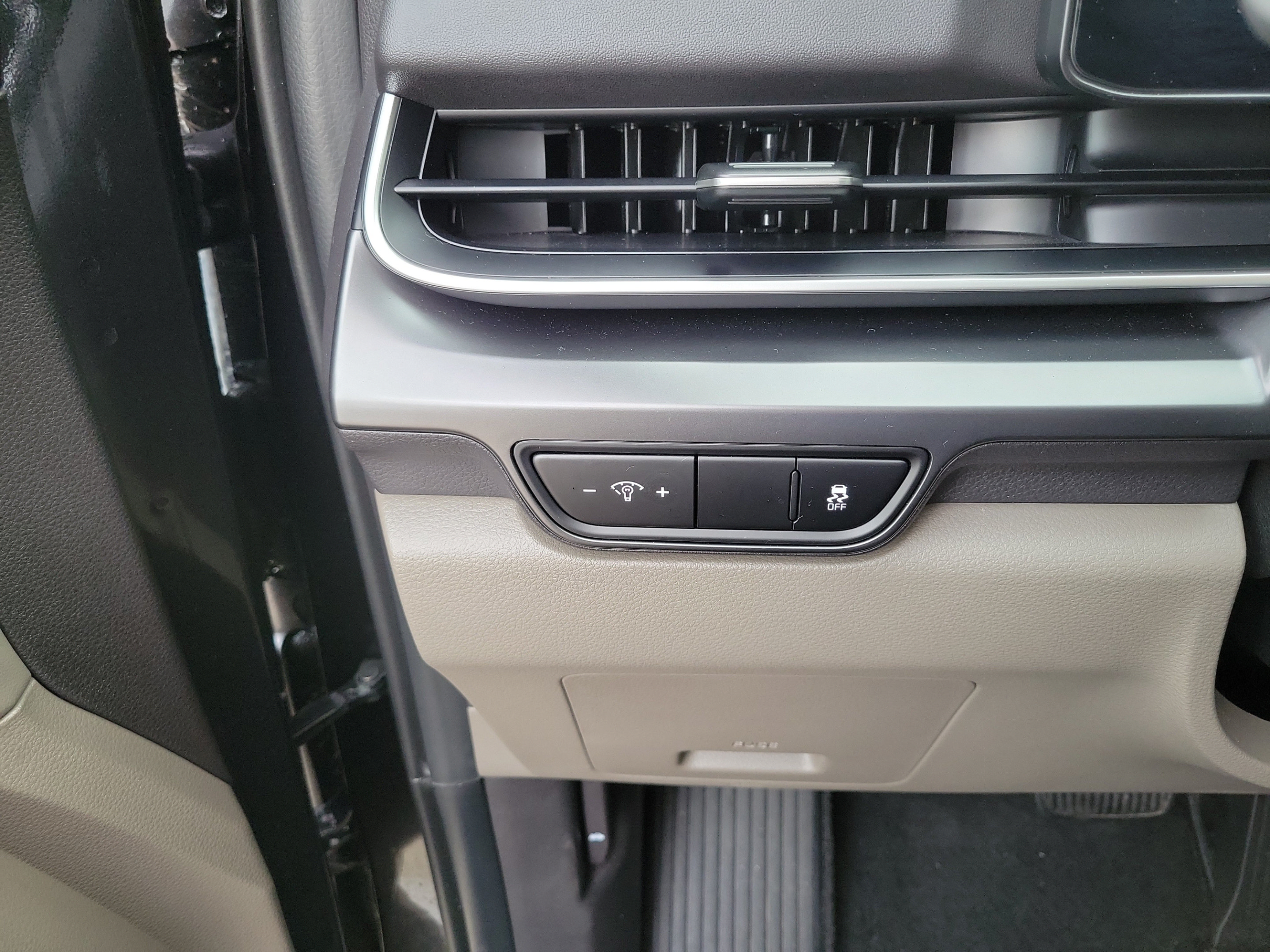 Certified 2026 Kia Carnival FWD image 26