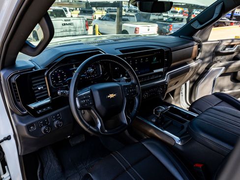 Used 2024 Chevrolet Silverado 1500 High Country w/ Technology Package image 16