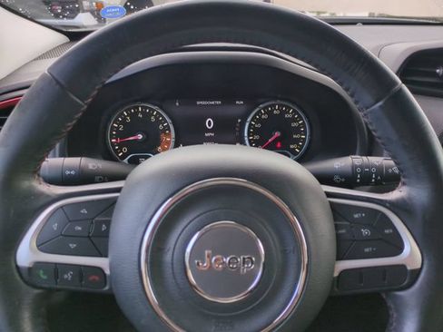 Used 2017 Jeep Renegade Trailhawk w/ Safety & Security Group AWD/4WD image 31