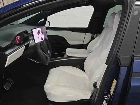 Used 2022 Tesla Model X Plaid AWD/4WD image 3