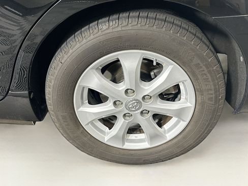 Used 2011 Toyota Camry LE w/ LE Extra-Value Pkg image 11