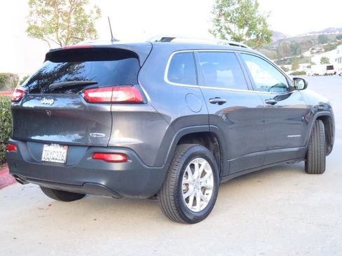Used 2016 Jeep Cherokee Latitude w/ Comfort & Sound Group image 3