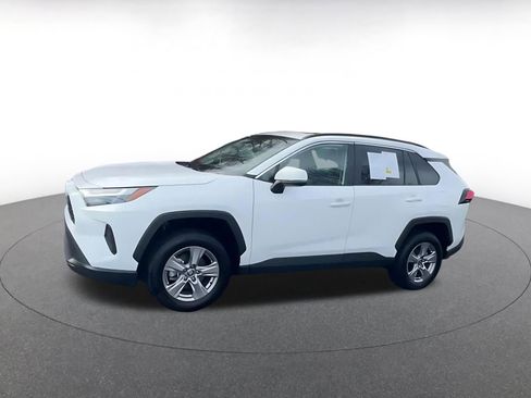 Used 2025 Toyota RAV4 XLE image 8