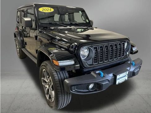 Used 2024 Jeep Wrangler Unlimited AWD/4WD image 8