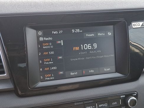 Used 2018 Kia Niro LX image 16