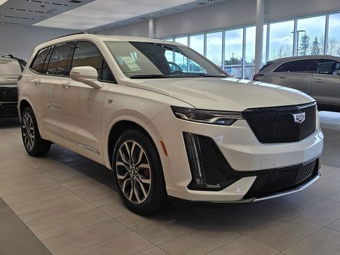 New 2025 Cadillac XT6 Sport w/ Technology Package image 7