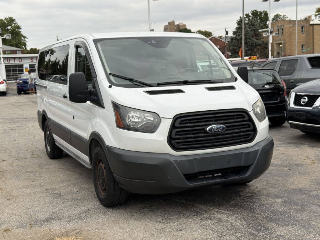 Used 2017 Ford Transit 150 XL RWD image 3