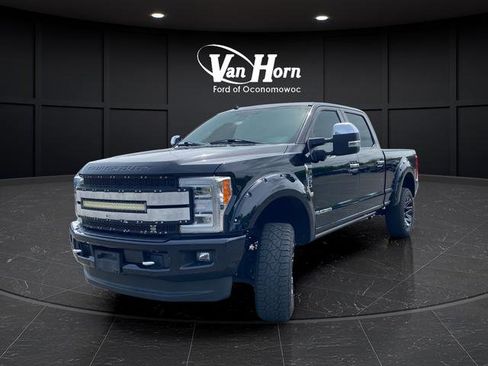 Used 2019 Ford F250 Platinum w/ Platinum Ultimate Package AWD/4WD image 3