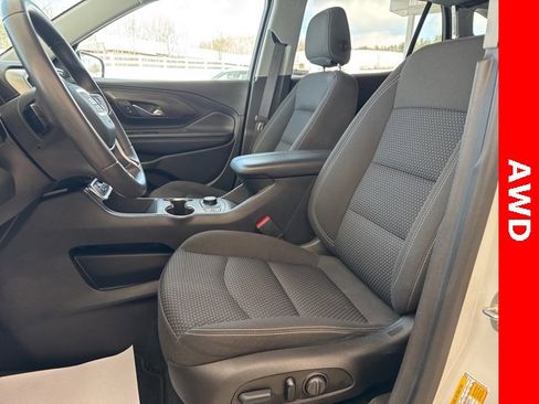 Used 2023 GMC Terrain SLE w/ Driver Convenience Package image 4