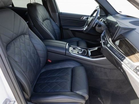 Used 2024 BMW X5 xDrive50e image 16