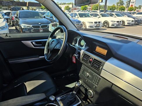 Used 2010 Mercedes-Benz GLK 350 4MATIC image 11