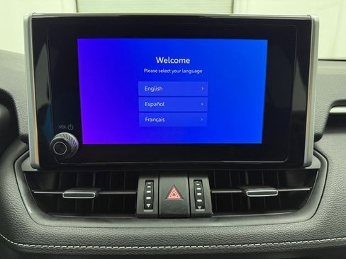 Used 2023 Toyota RAV4 XLE Premium image 17