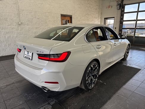 Used 2025 BMW 330i xDrive Sedan w/ Premium Package image 4