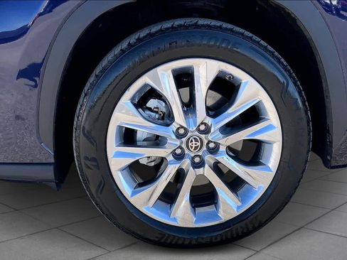 Used 2020 Toyota Highlander Limited image 10