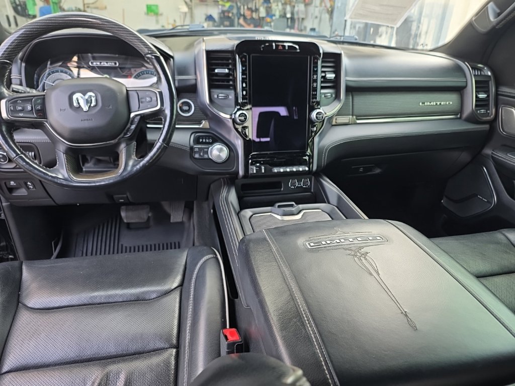 Used 2020 RAM 1500 Limited w/ Black Appearance Package AWD/4WD image 12