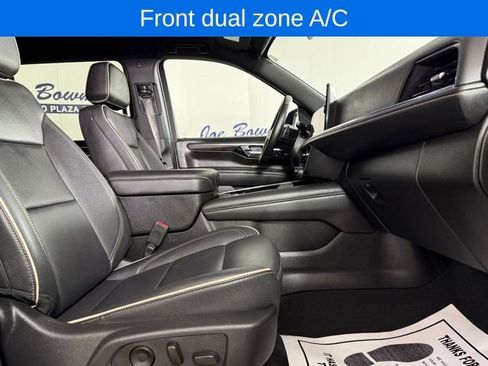 Used 2025 Chevrolet Suburban Premier image 19