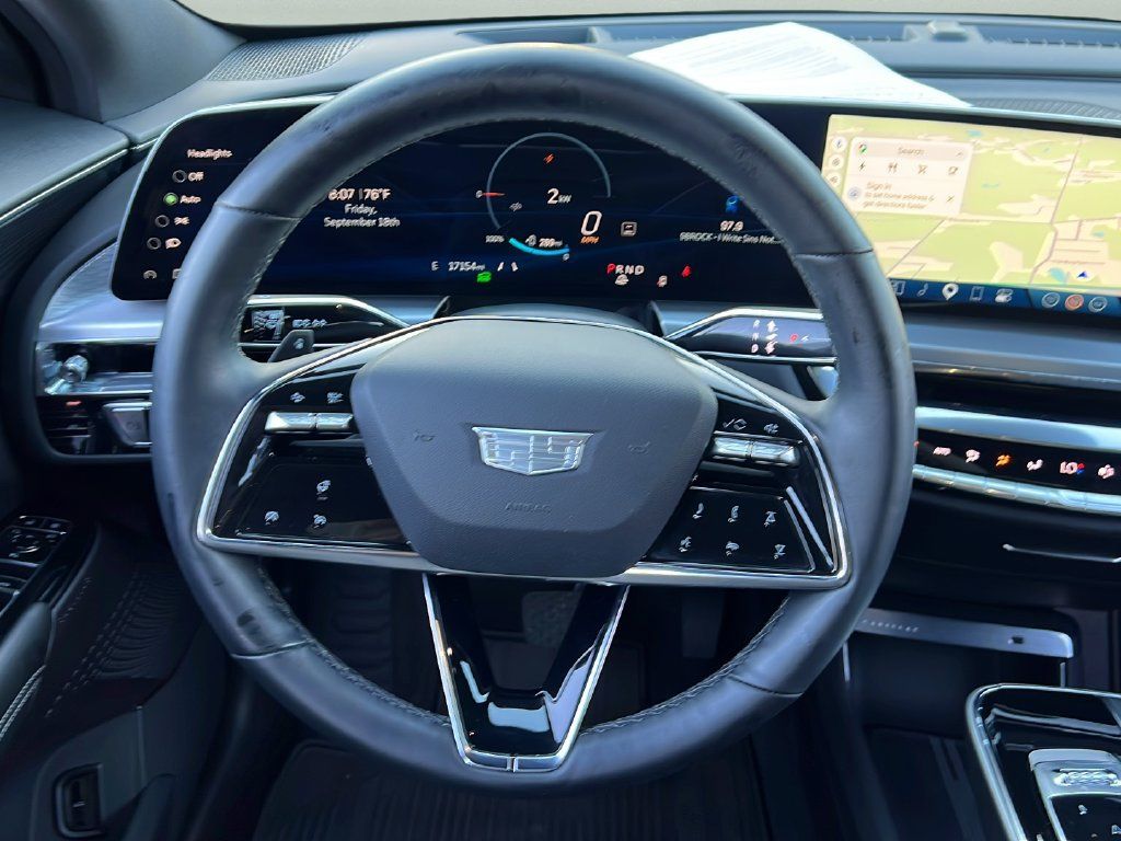 Used 2025 Cadillac Lyriq Luxury RWD image 14