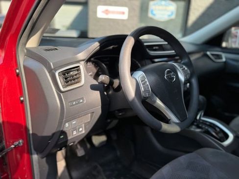 Used 2015 Nissan Rogue SV image 11