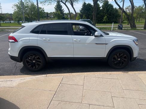 Certified 2023 Volkswagen Atlas Cross Sport SE w/ Panoramic Sunroof Package AWD/4WD image 7