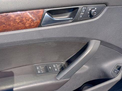 Used 2013 Volkswagen Passat 2.5 SEL Premium FWD image 12