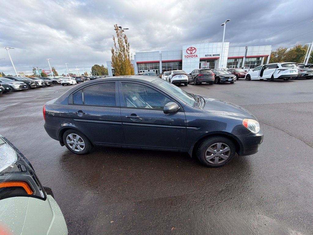Used 2011 Hyundai Accent GLS FWD image 3