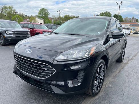Certified 2022 Ford Escape SE w/ SE Sport Appearance Package AWD/4WD image 7