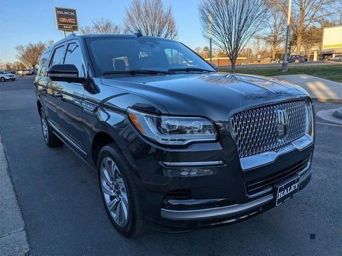 Used 2024 Lincoln Navigator L Reserve image 2