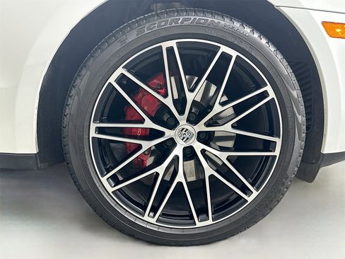 Used 2024 Porsche Macan S image 14