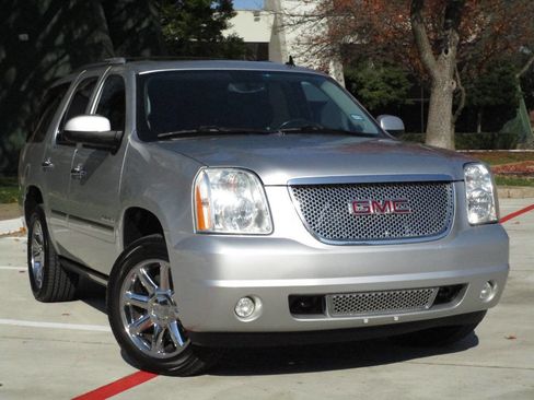 Used 2014 GMC Yukon Denali image 22