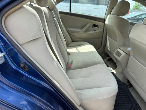 Used 2011 Toyota Camry LE FWD image 20