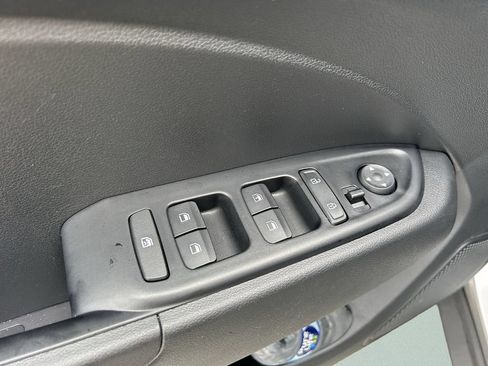 Certified 2024 Hyundai Venue SE FWD image 22
