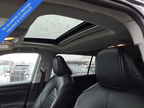 Used 2023 Toyota Highlander L image 19