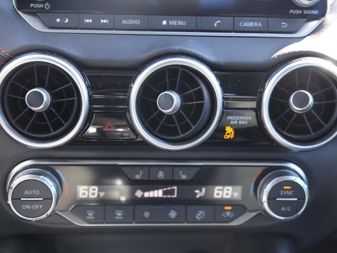 Used 2024 Nissan Sentra SR w/ SR Premium Package image 13