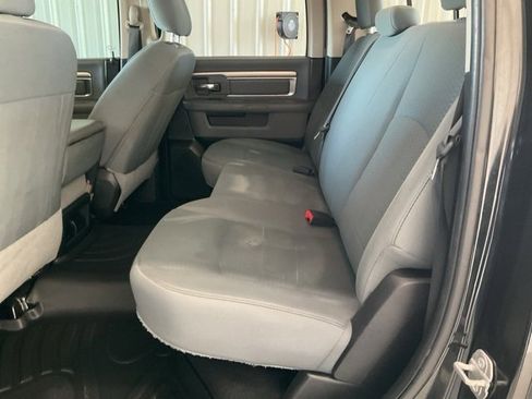 Used 2019 RAM 1500 Classic SLT image 17