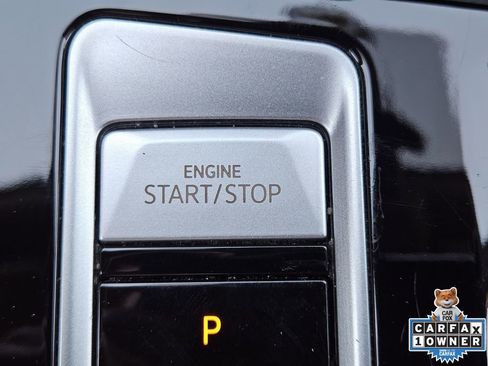 Used 2024 Volkswagen Atlas Cross Sport SE image 26