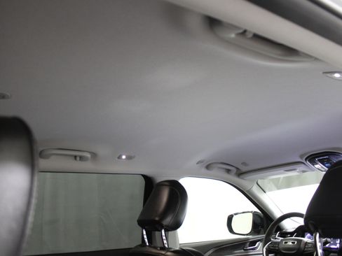 Used 2024 Jeep Grand Cherokee L Limited w/ Black Appearance Package image 29