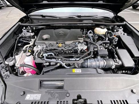 Used 2025 Toyota Camry XLE image 10