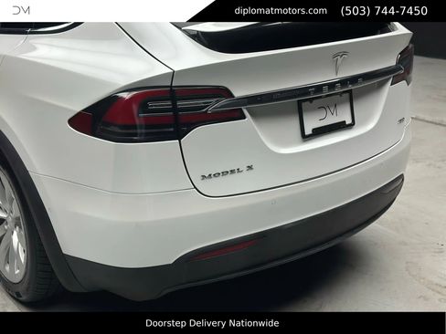 Used 2018 Tesla Model X 75D image 18