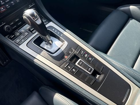 Used 2021 Porsche 718 Boxster S RWD image 17