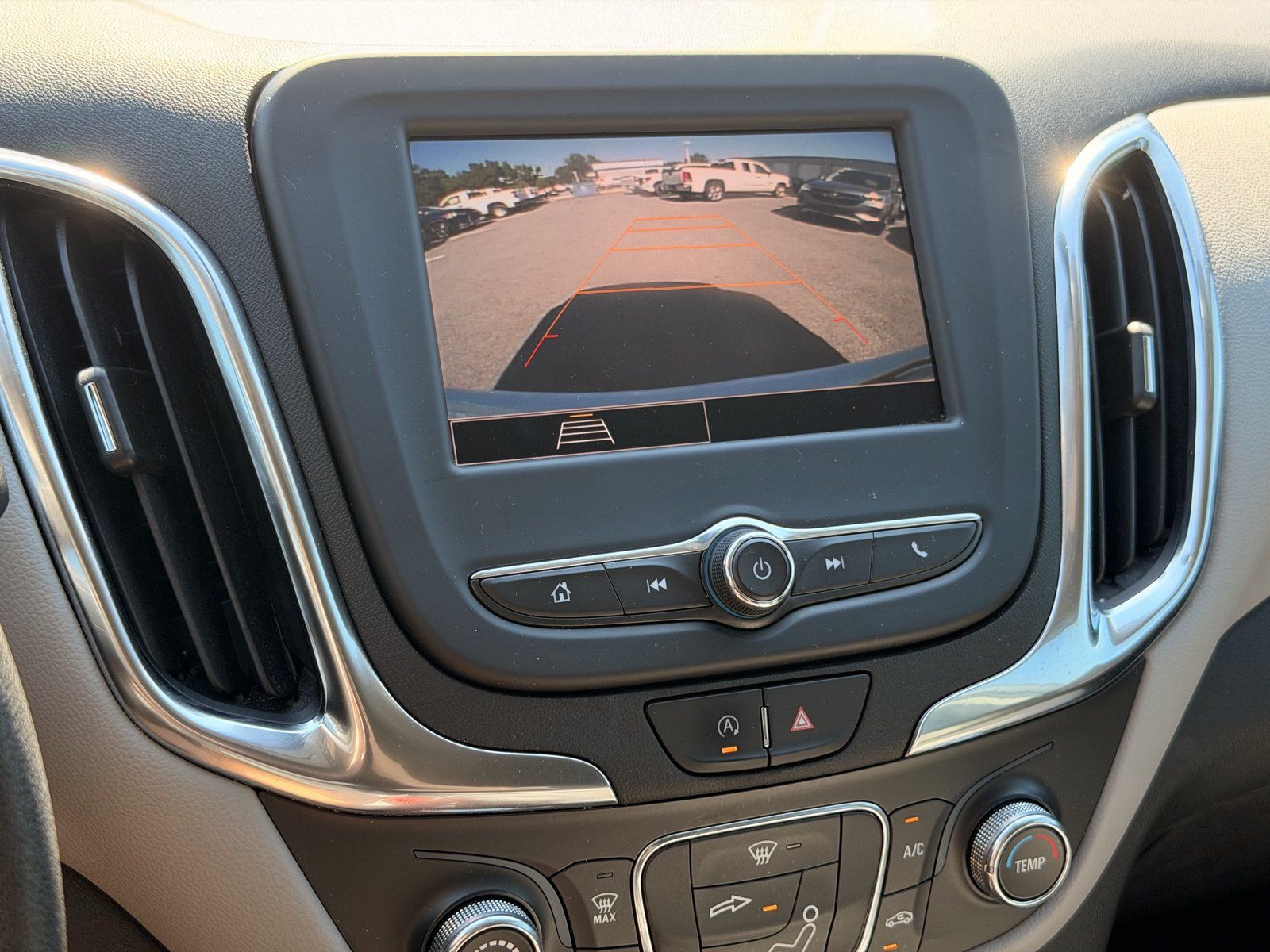 Used 2022 Chevrolet Equinox LS FWD image 25