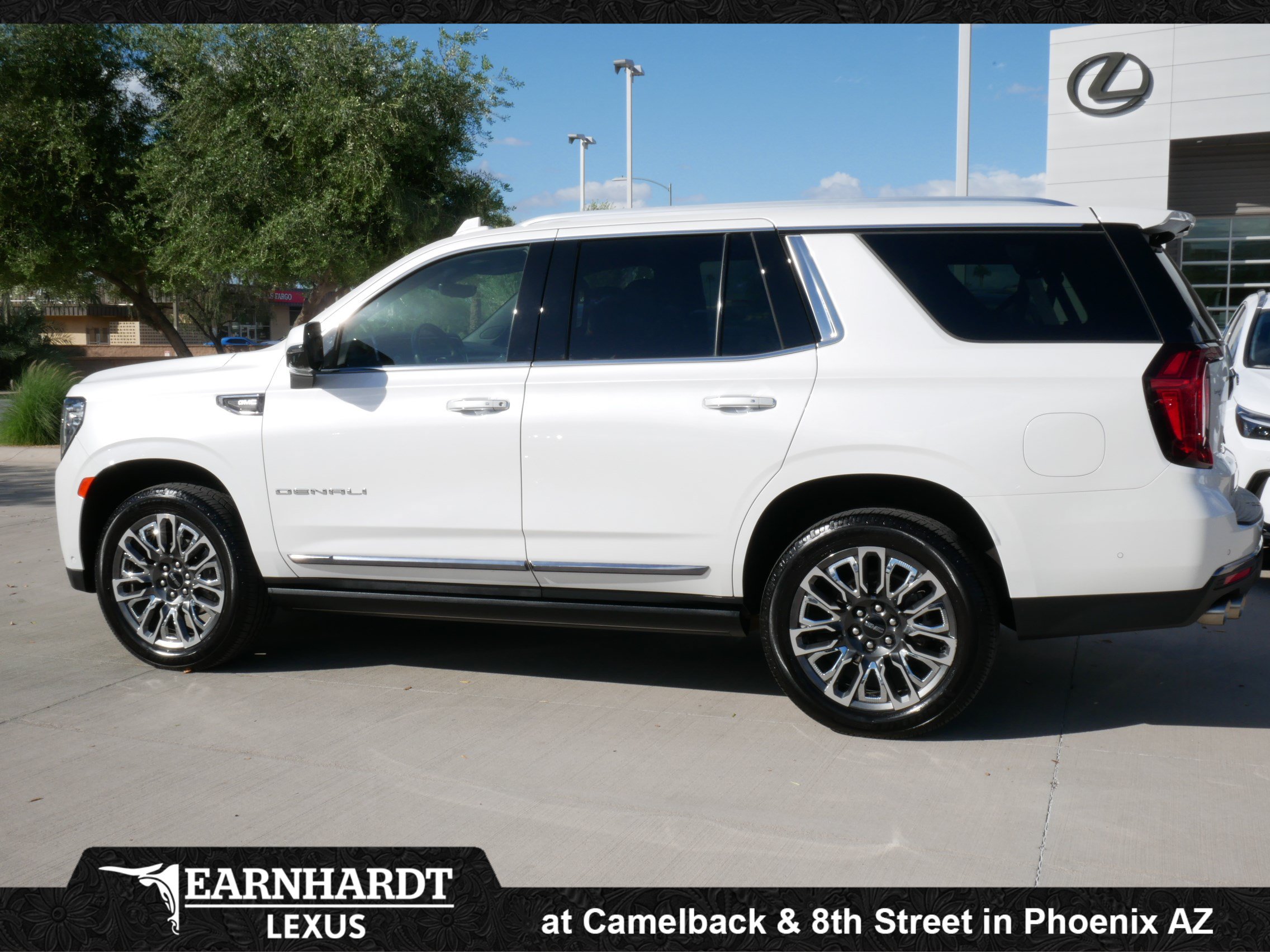 Used 2023 GMC Yukon Denali Ultimate AWD/4WD image 5