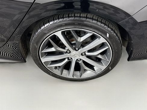 Used 2022 Honda Civic Touring image 5