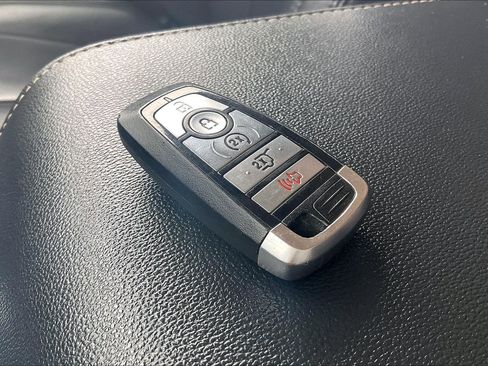 Used 2024 Ford Expedition XLT image 14