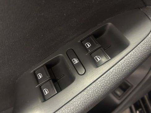 Used 2018 Volkswagen Jetta SE image 5