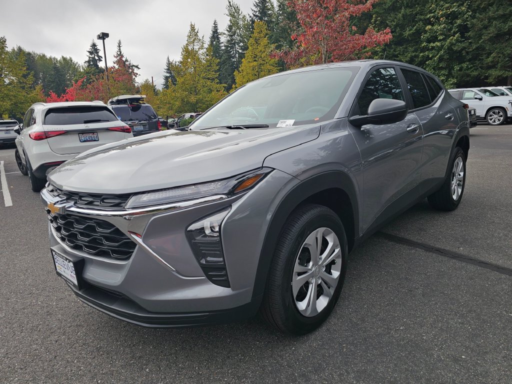 New 2026 Chevrolet Trax LS FWD image 2